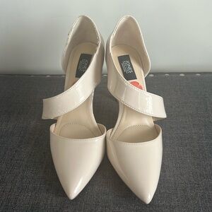 Jones New York Signature Ivory Pumps!
